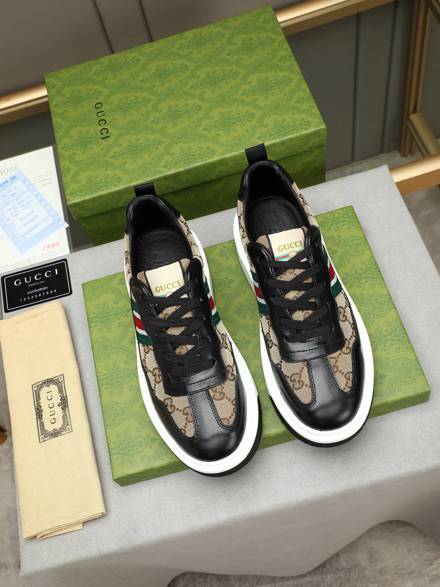 Men's shoes 💰480 New men's shoes GUCCI Fashion trend Made of first-layer calfskin ➕ washed sheep lining! The foot feels super comfortable and the workmanship is impeccable. Foam ultra-light outsole, size: 38-44 (45 customized) 4 colors to choose from!
